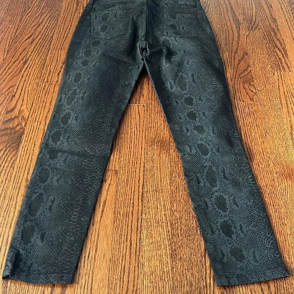 The Icon Mid rise skinny ankle size 28 Joe's Jeans Charlie Black Snake Print